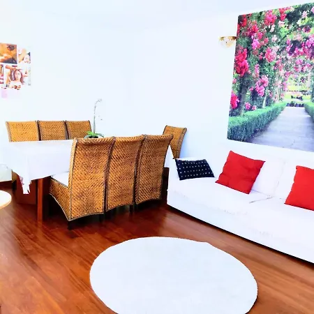 Elegant Beach Side 3 Bedroom Retreat Near Cascais Couette-café